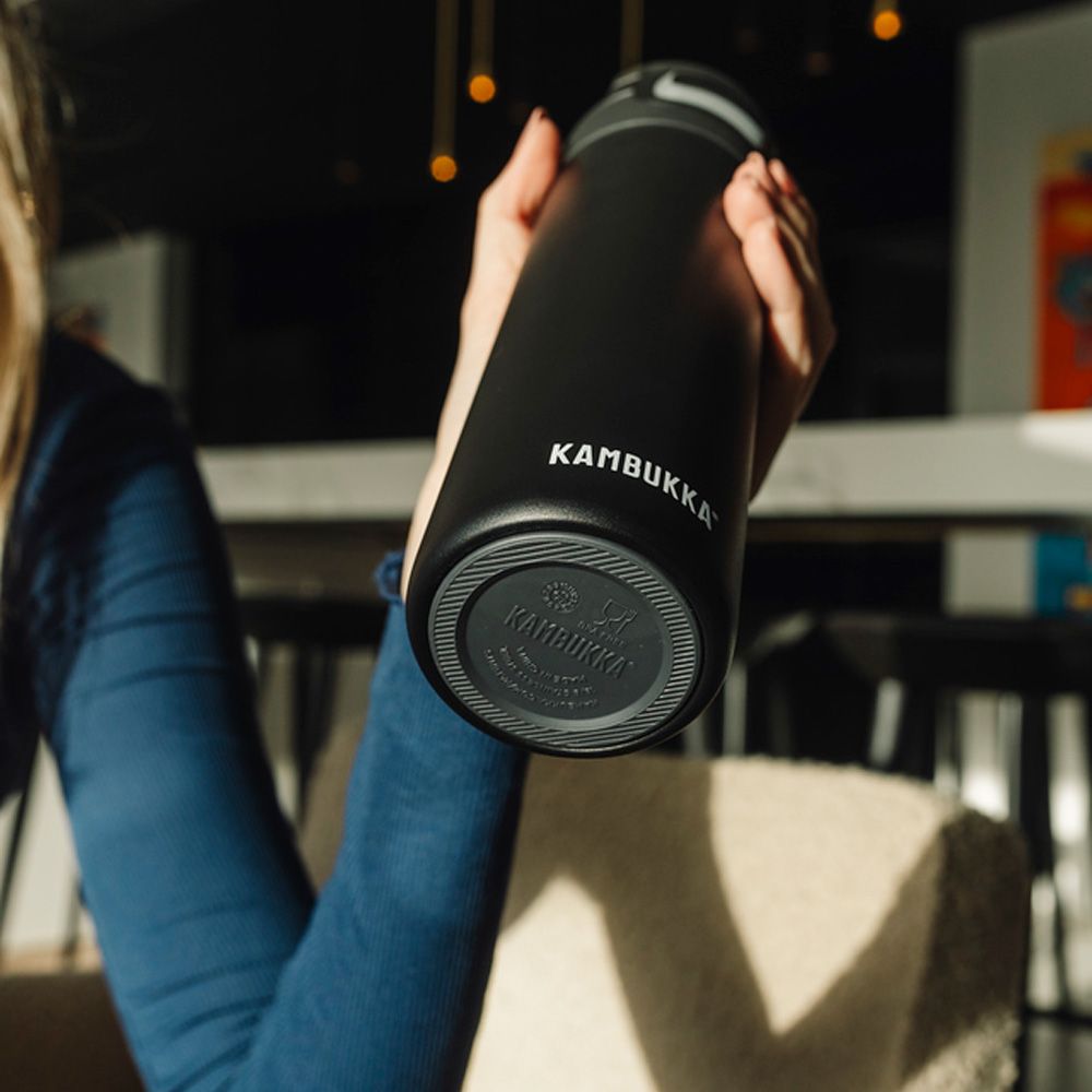 Термопляшка для води Kambukka Elton Insulated вакуумна 600 мл насичена чорна - 11-03038