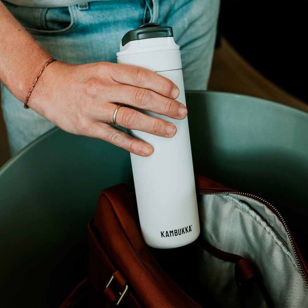 Термопляшка для води Kambukka Elton Insulated вакуумна 600 мл біла крейда - 11-03035